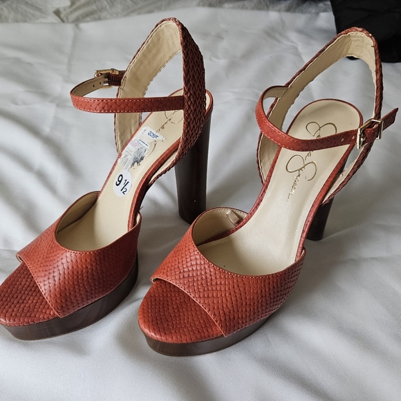 Gorgeous Jessica Simpson Orange Stilletos - Picture 6 of 6
